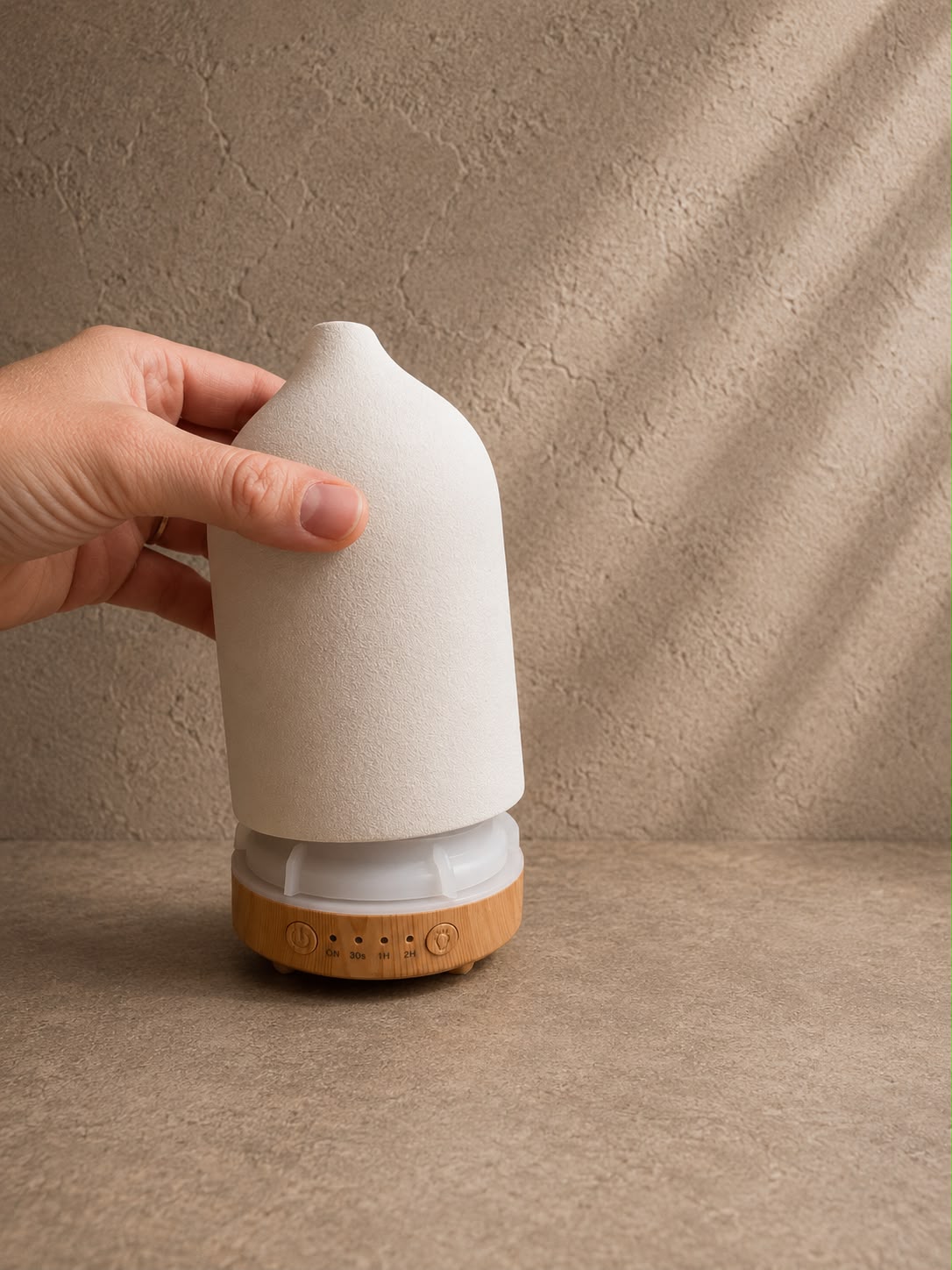 VENTORÉ Ceramic Water Diffuser – ceramic cover lifted from base